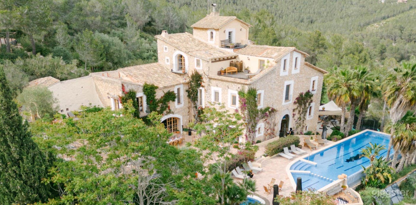 Luxury and atmospheric property in Barcelona Area Photo 2