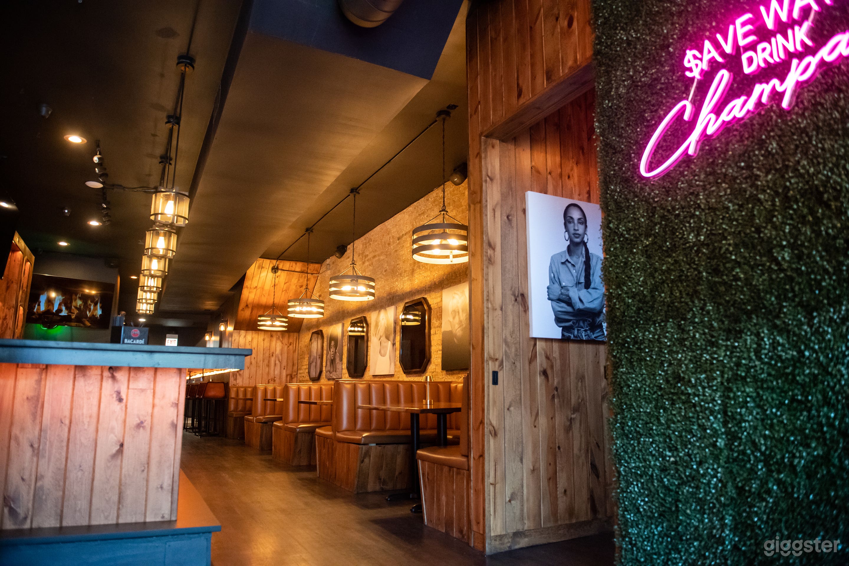 Chalet Chicago Photo 1