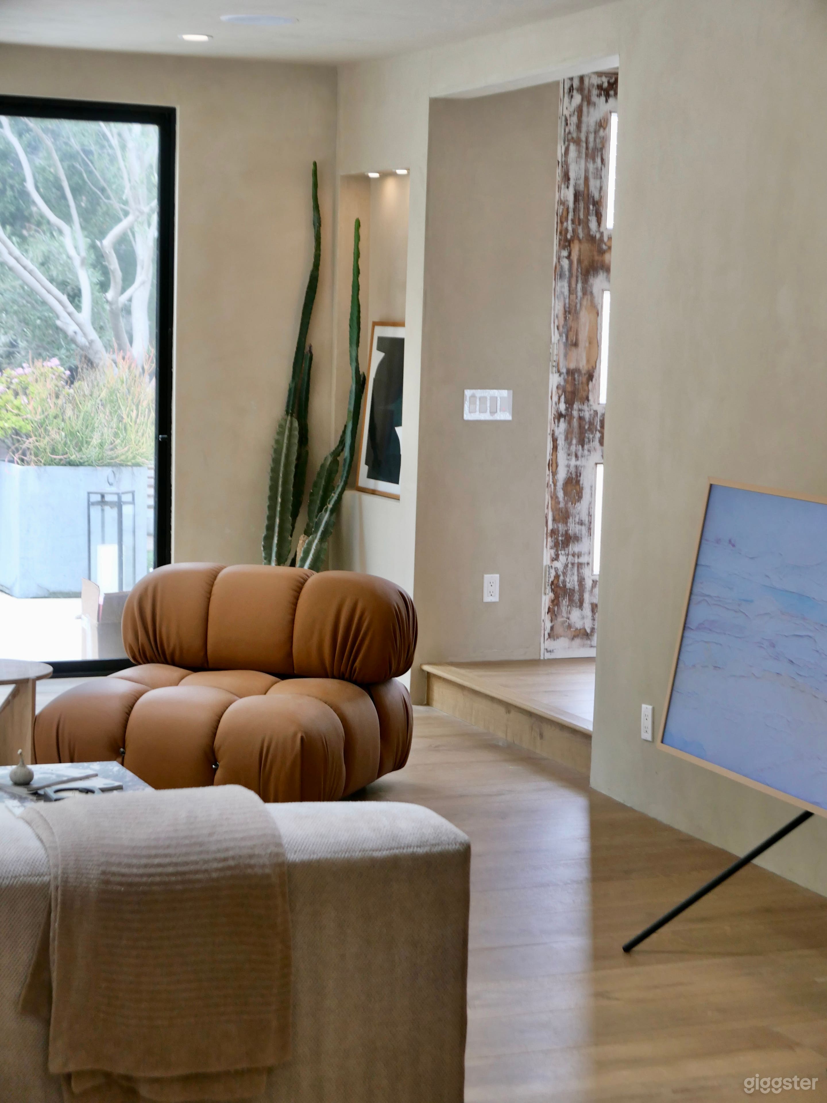 Scandinavian Modern Mountain Retreat Photo 2