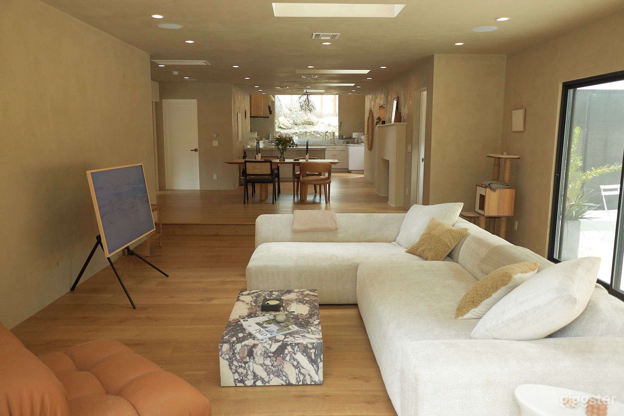 Scandinavian Modern Mountain Retreat Photo 3