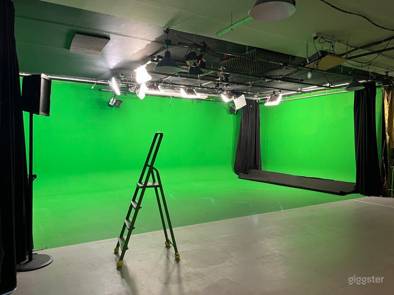  Grand studio de tournage de 250m2 à Paris - Fond vert 