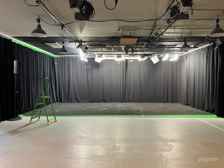  Grand studio de tournage de 250m2 à Paris - Fond vert 