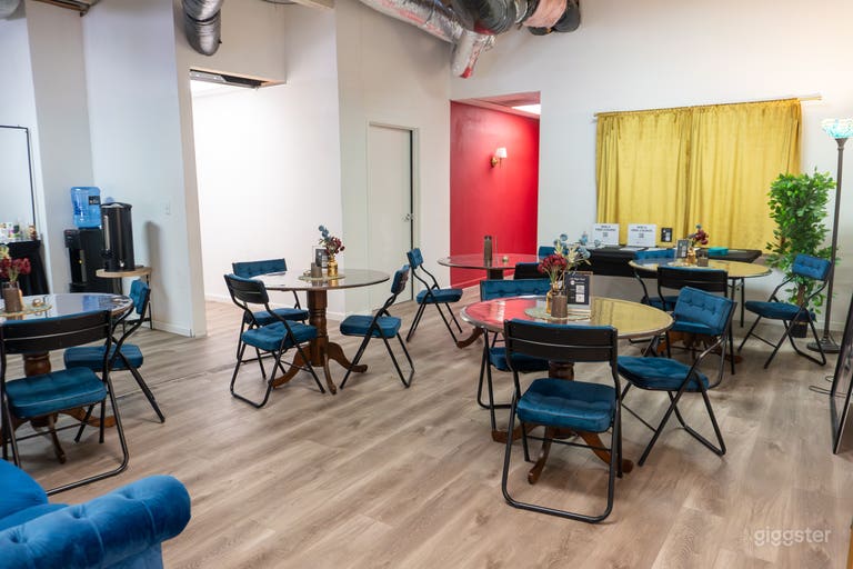  Espacio de actuación y producción con escenario 