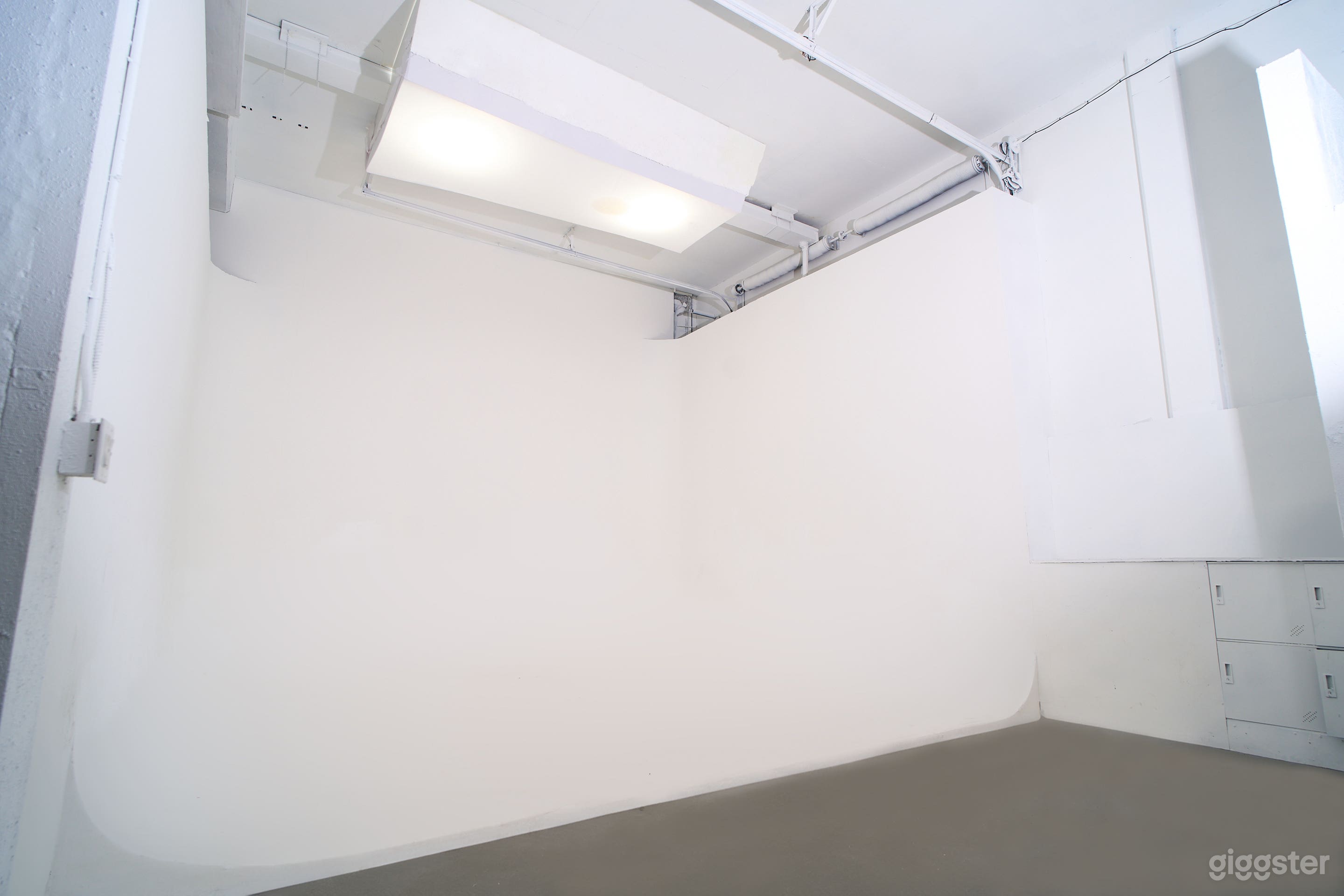 Cyclorama wall. 20ft x 20ft