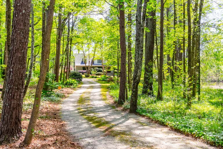  Long driveway entrance 