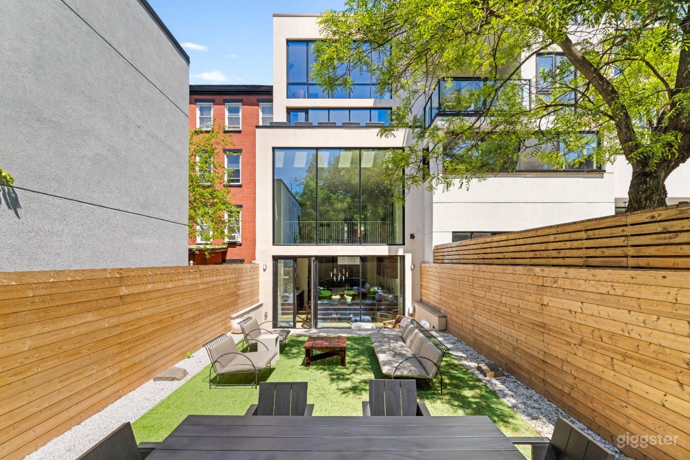 Minimalist Williamsburg Townhouse Photo 4