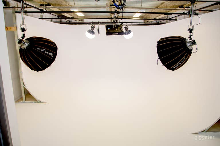  3 Sided Cyclorama Wall 