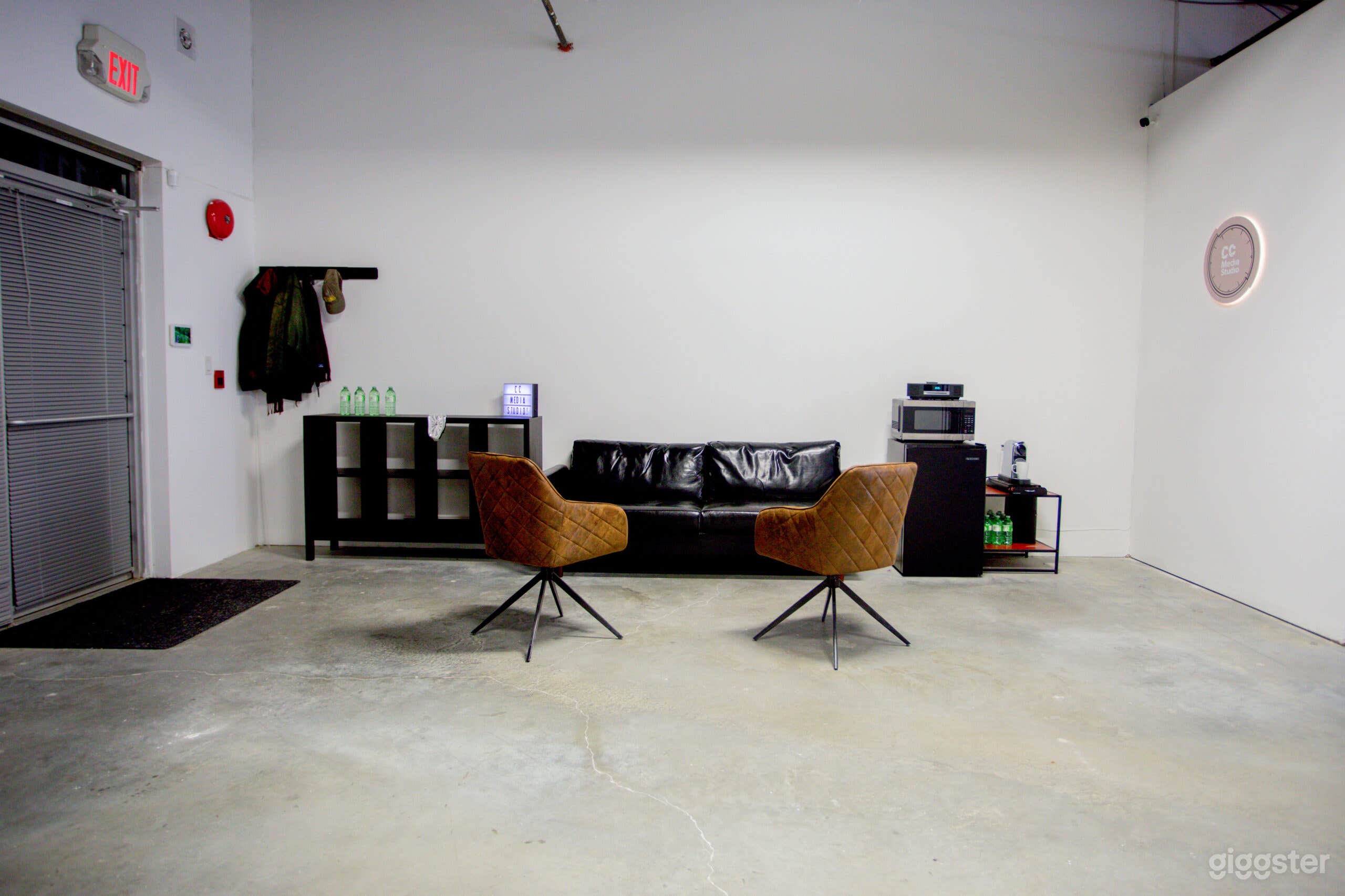 3 Sided Cyclorama Wall Photo 3
