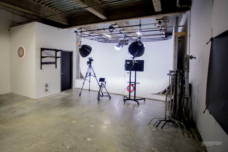  3 Sided Cyclorama Wall 