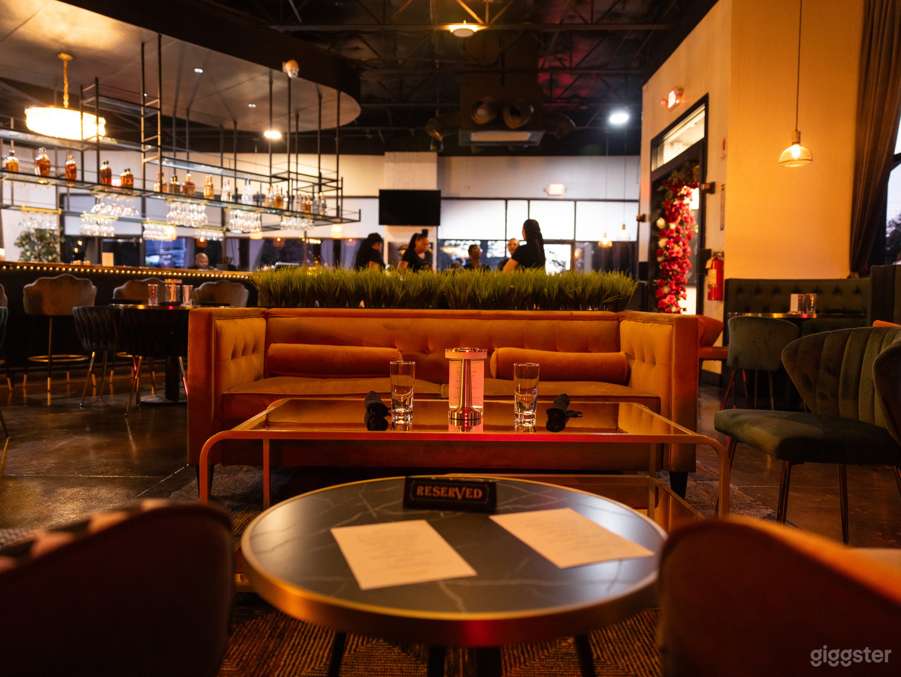 Upscale Restaurant &amp; Lounge with covered Patio Photo 4