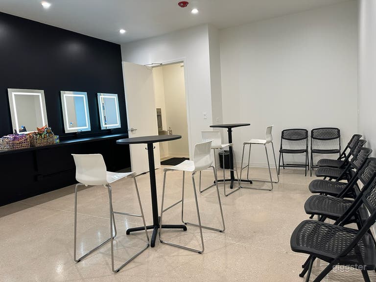  Sophisticated and Bright Event Space 