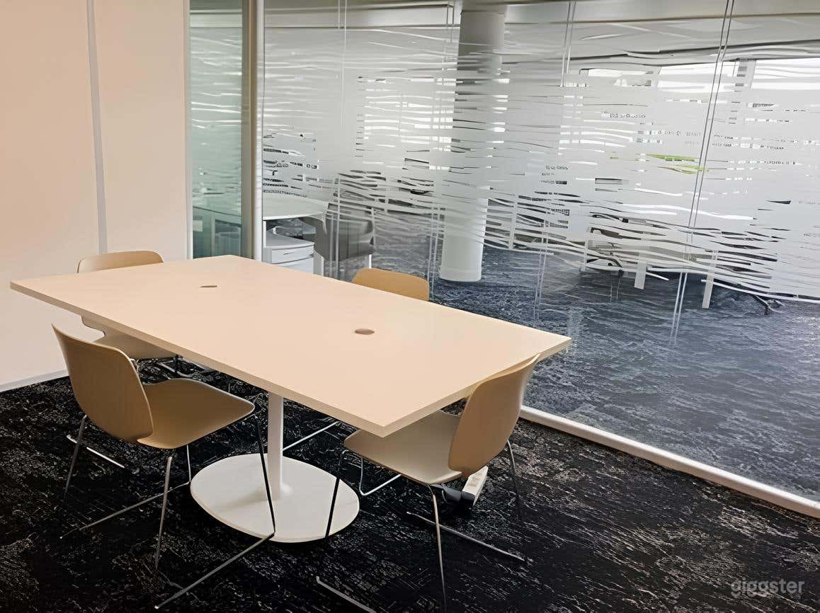 Interview Room 6m² Photo 2