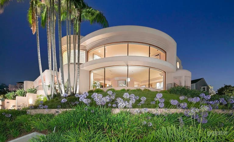  Breathtaking Coastal Estate 