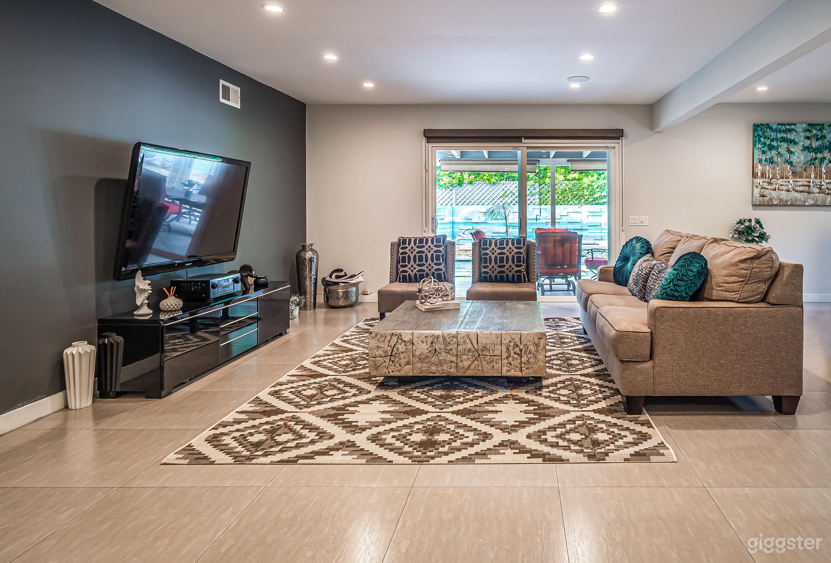 Beautiful house pool/spa in prime location  Photo 1