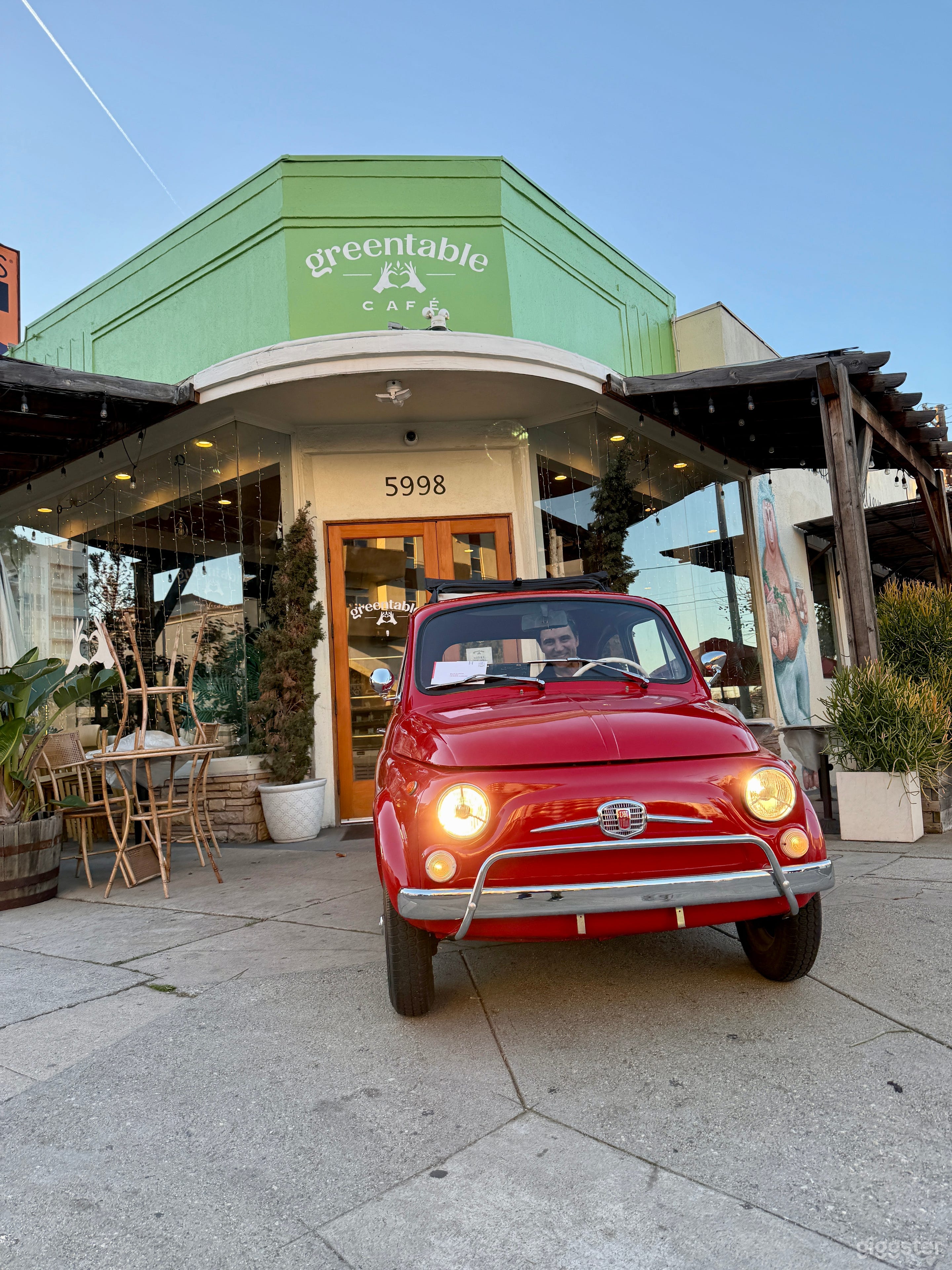 Bohemian & Modern Plant-Based Café in Beverlywood Photo 1