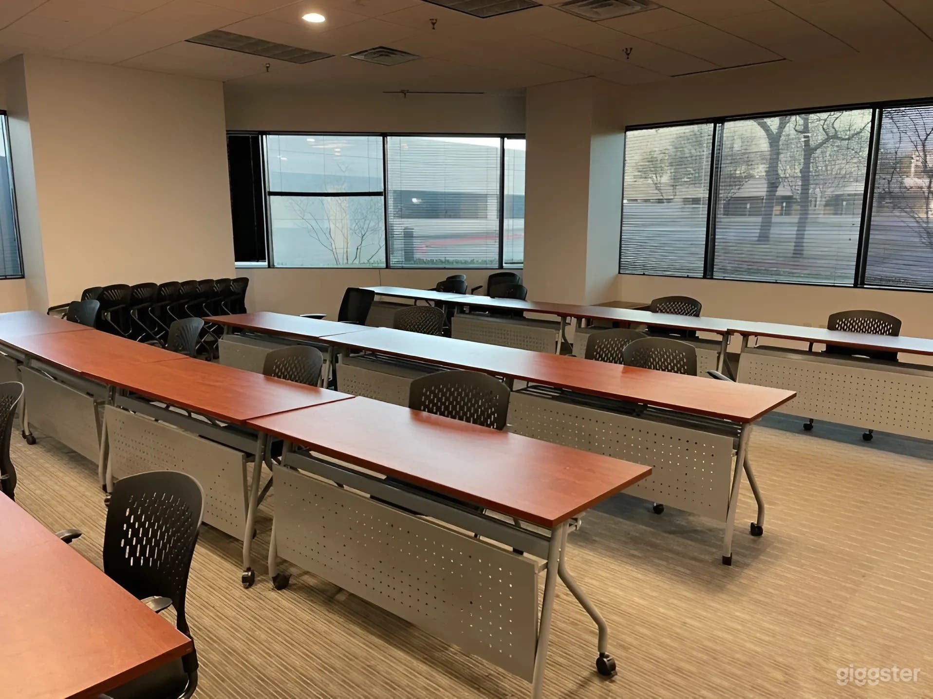 Spacious Office Meeting &amp; Training Room | Up to 40 Guests Photo 2