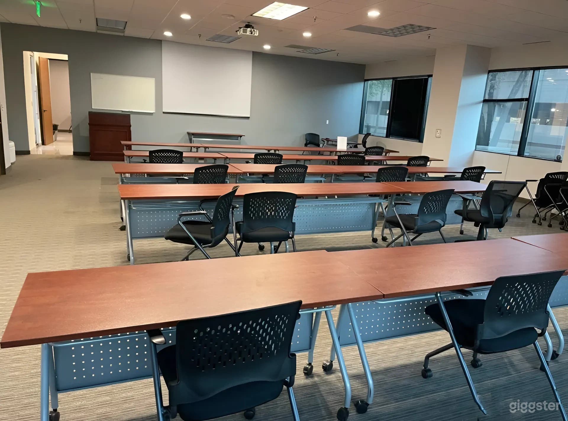 Spacious Office Meeting &amp; Training Room | Up to 40 Guests Photo 3