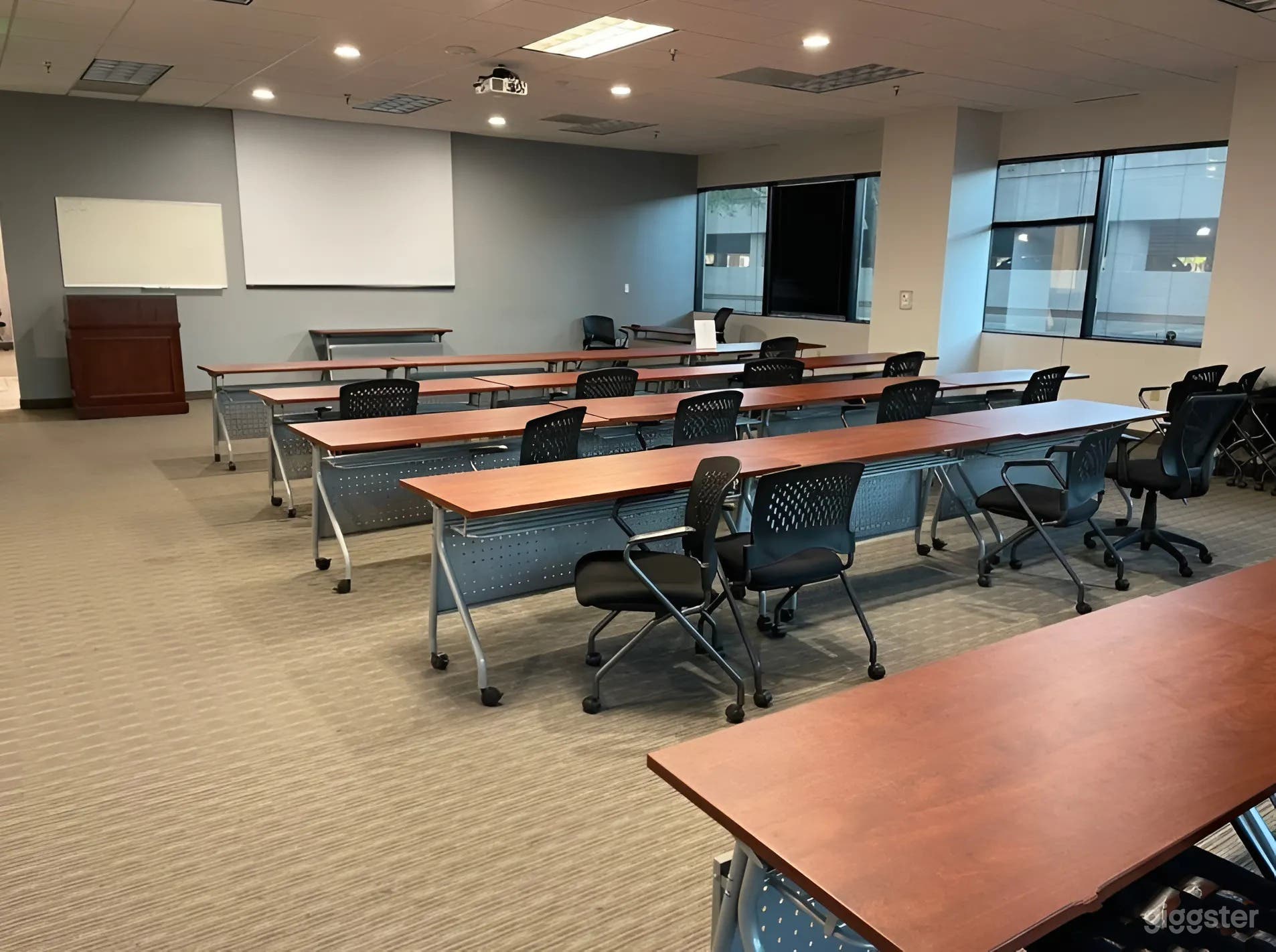 Spacious Office Meeting &amp; Training Room | Up to 40 Guests Photo 1