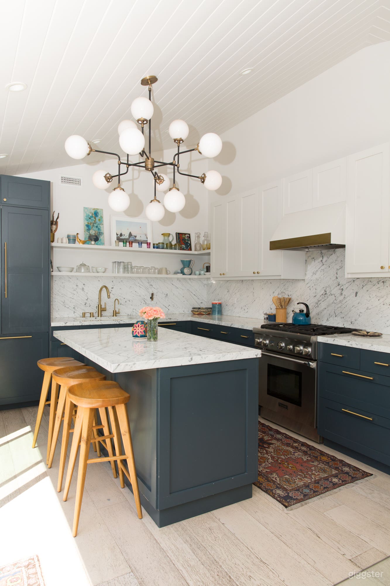 Modern home with great light in Santa Monica Photo 3