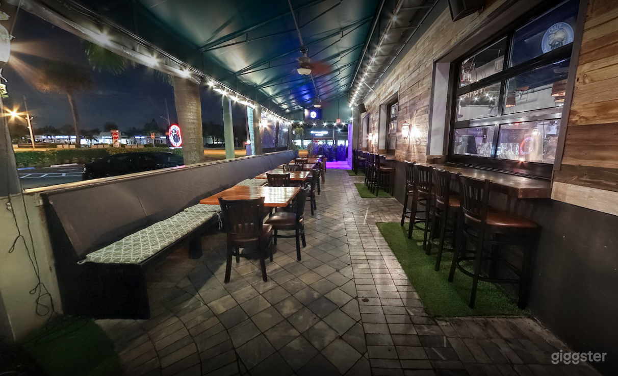 Rustic Patio with Great Beer in Florida Photo 1