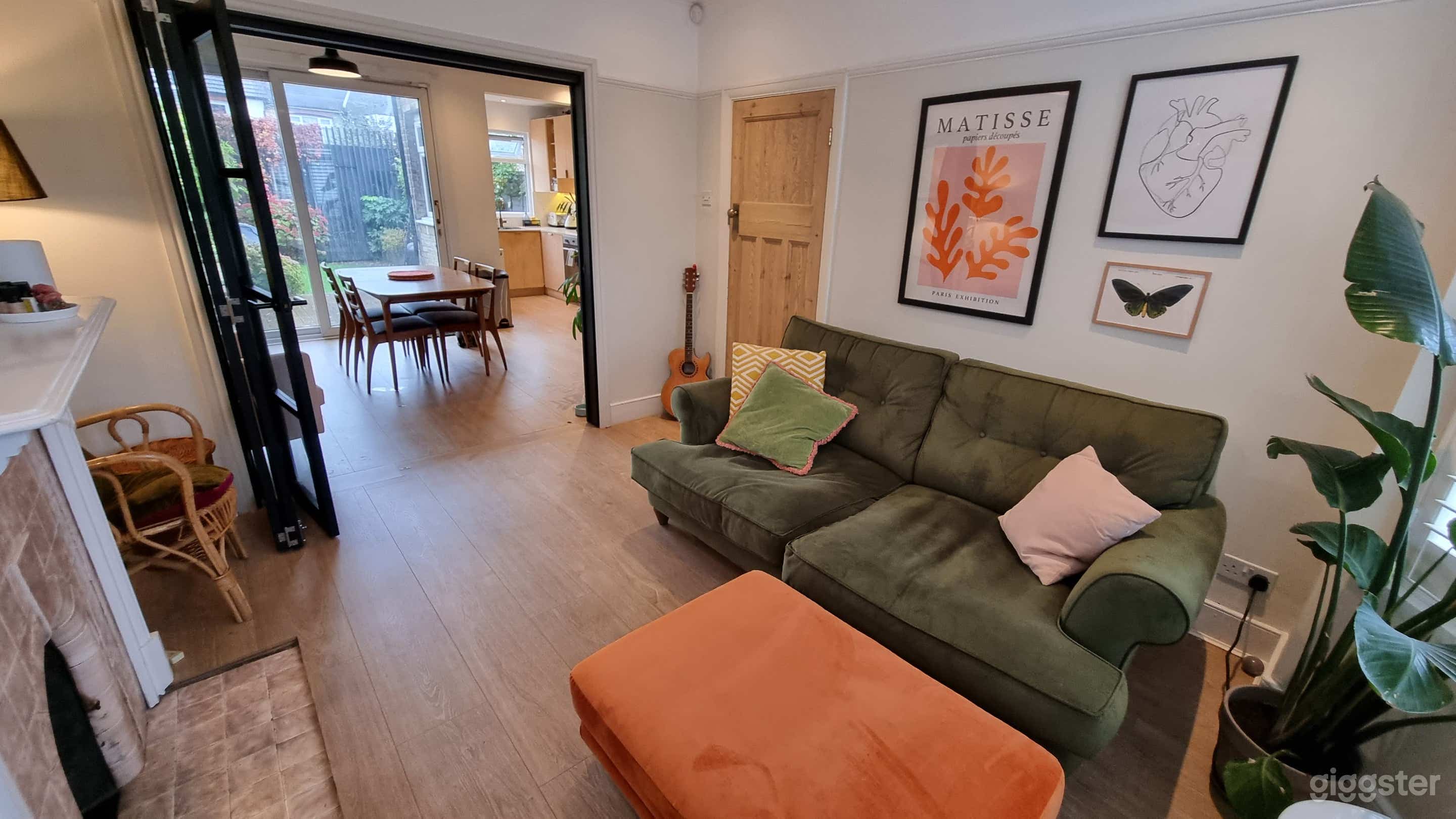 Modern Bright Family Home, East London Photo 3