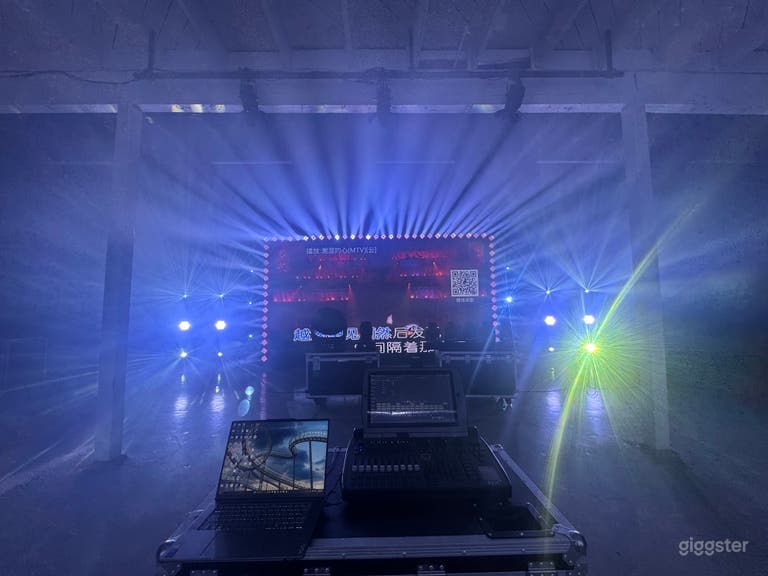  18ft LED Video Wall Studio | XR Backgrounds, Pro Stage Light 