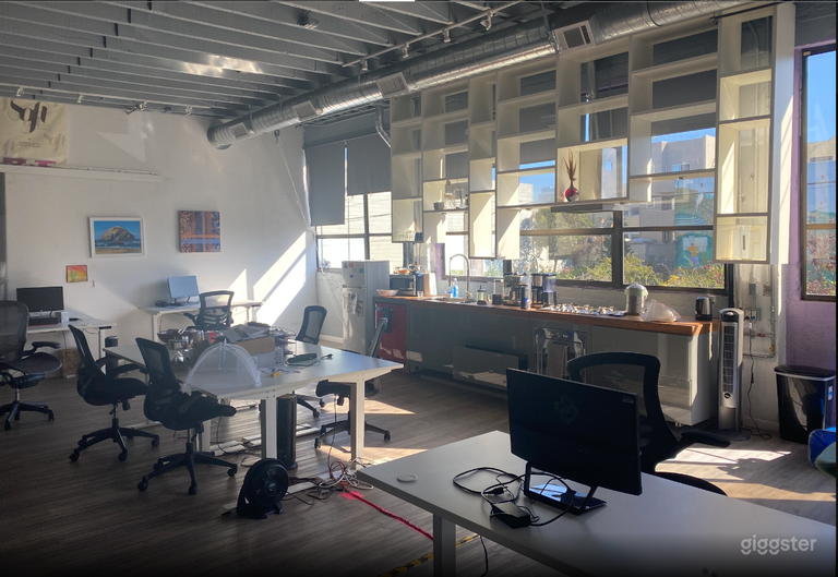  Second floor with full kitchen and private rooms 