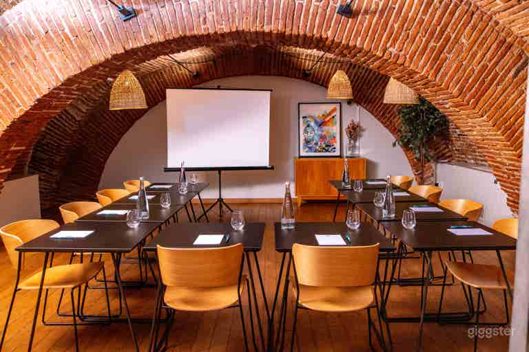  Lieu de caractère avec cave voûtée et terrasse privée 