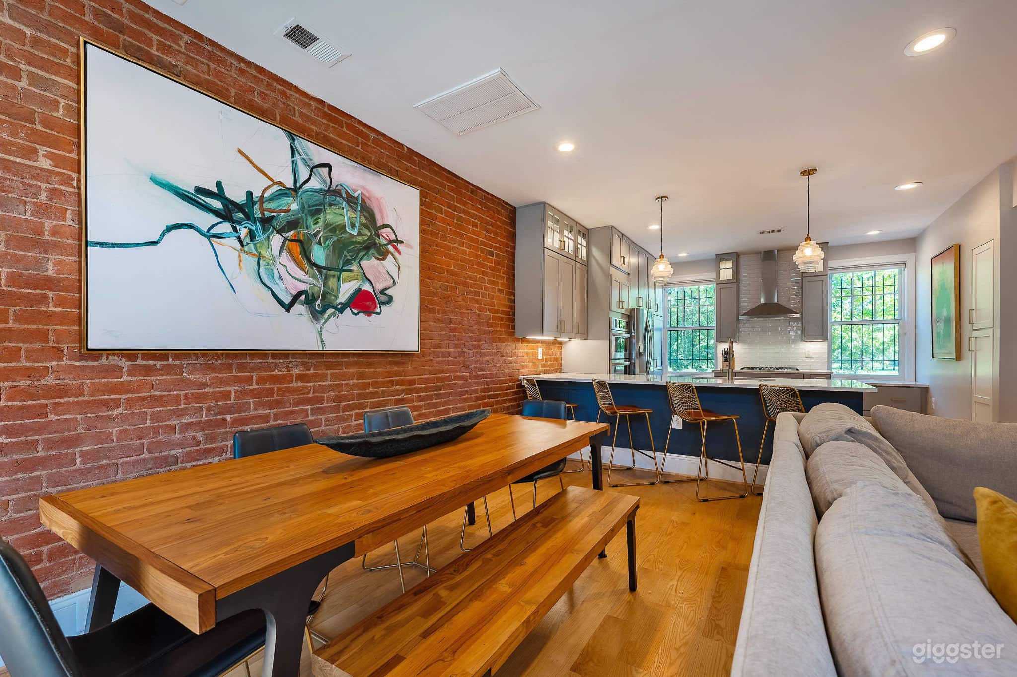 Modern &amp; Fully Renovated Federal Rowhouse Photo 1