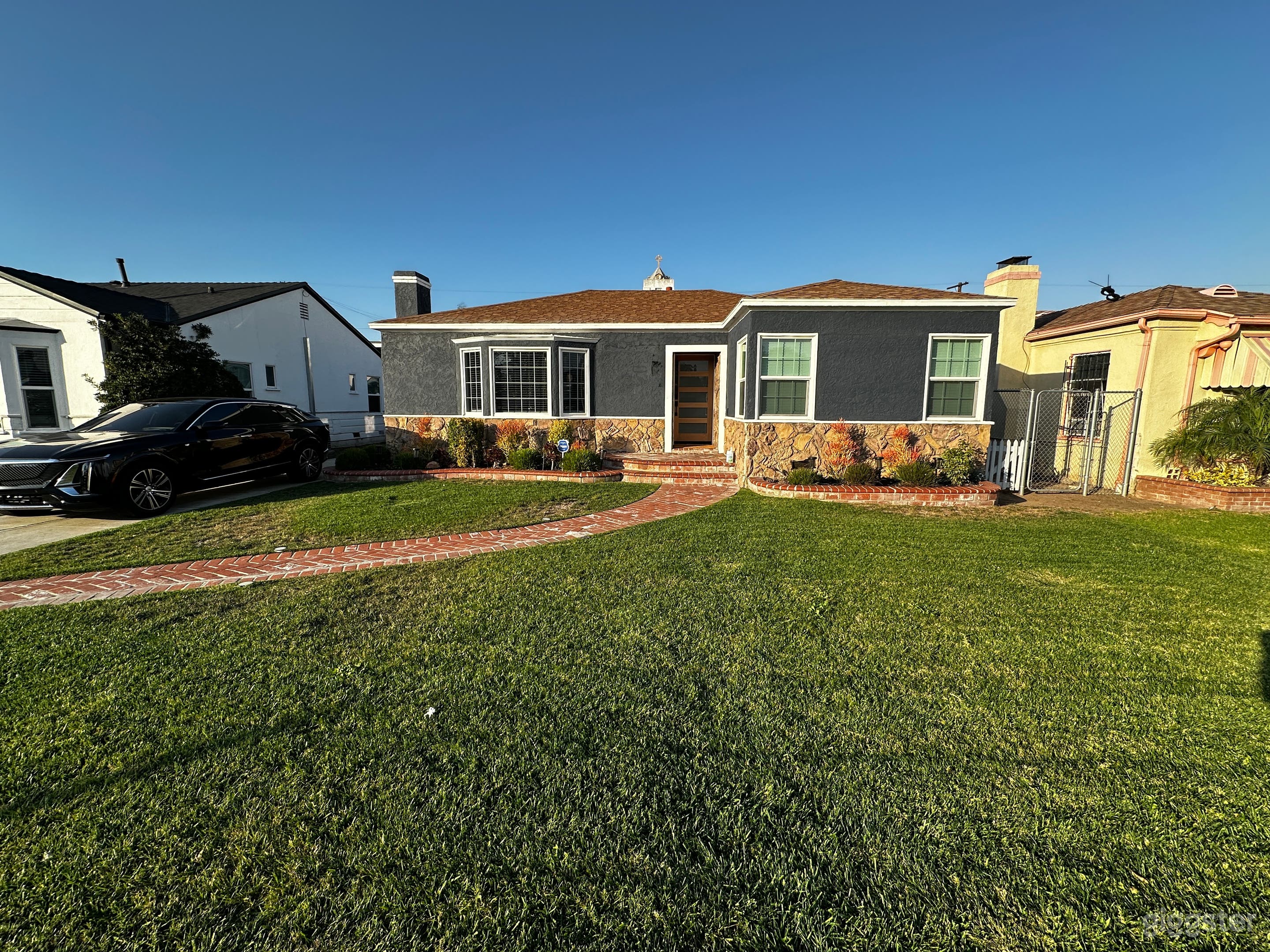 Beautiful LAWood Oasis Photo 1