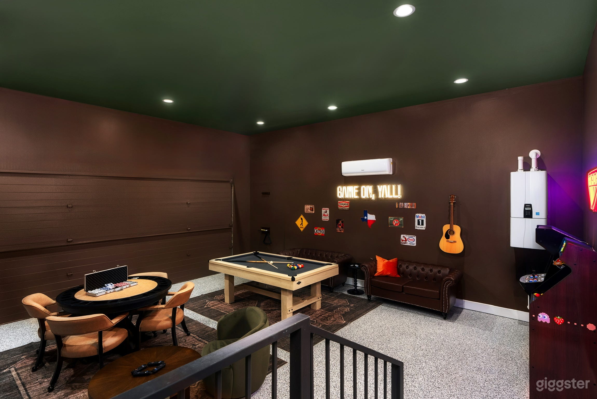 Vinyl Vault: Pool, Pickleball, Playground Photo 4