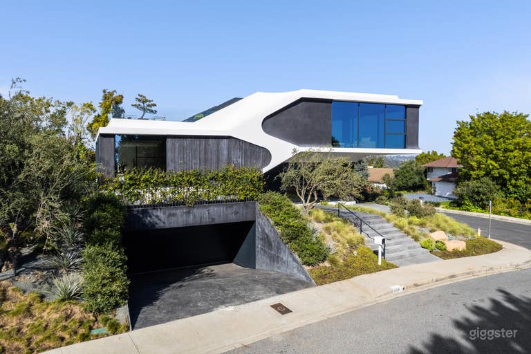  FUTURISTIC ART DECO MANSION 