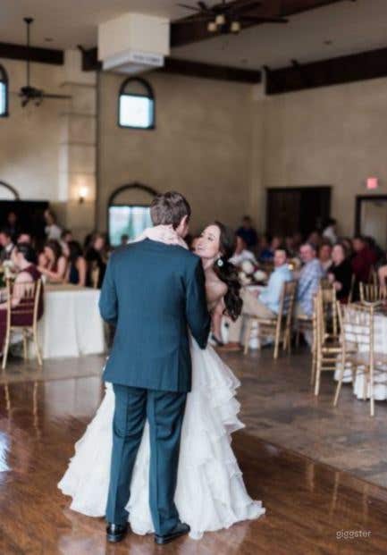 A Little Tuscany in Texas! (Weekday rates) Photo 4