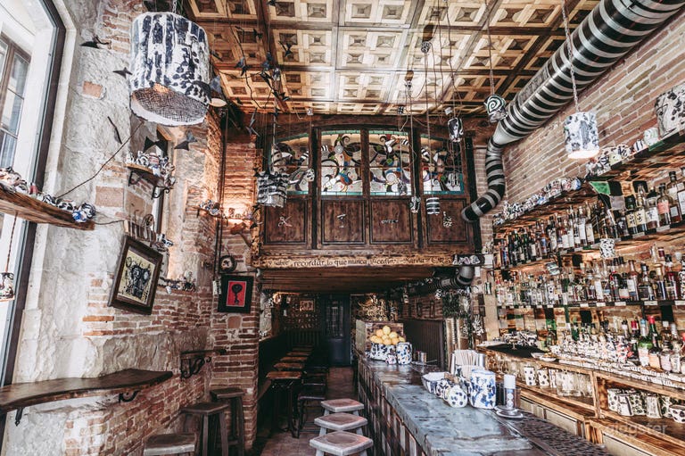  Hugely Fun and Atmospheric Bar 