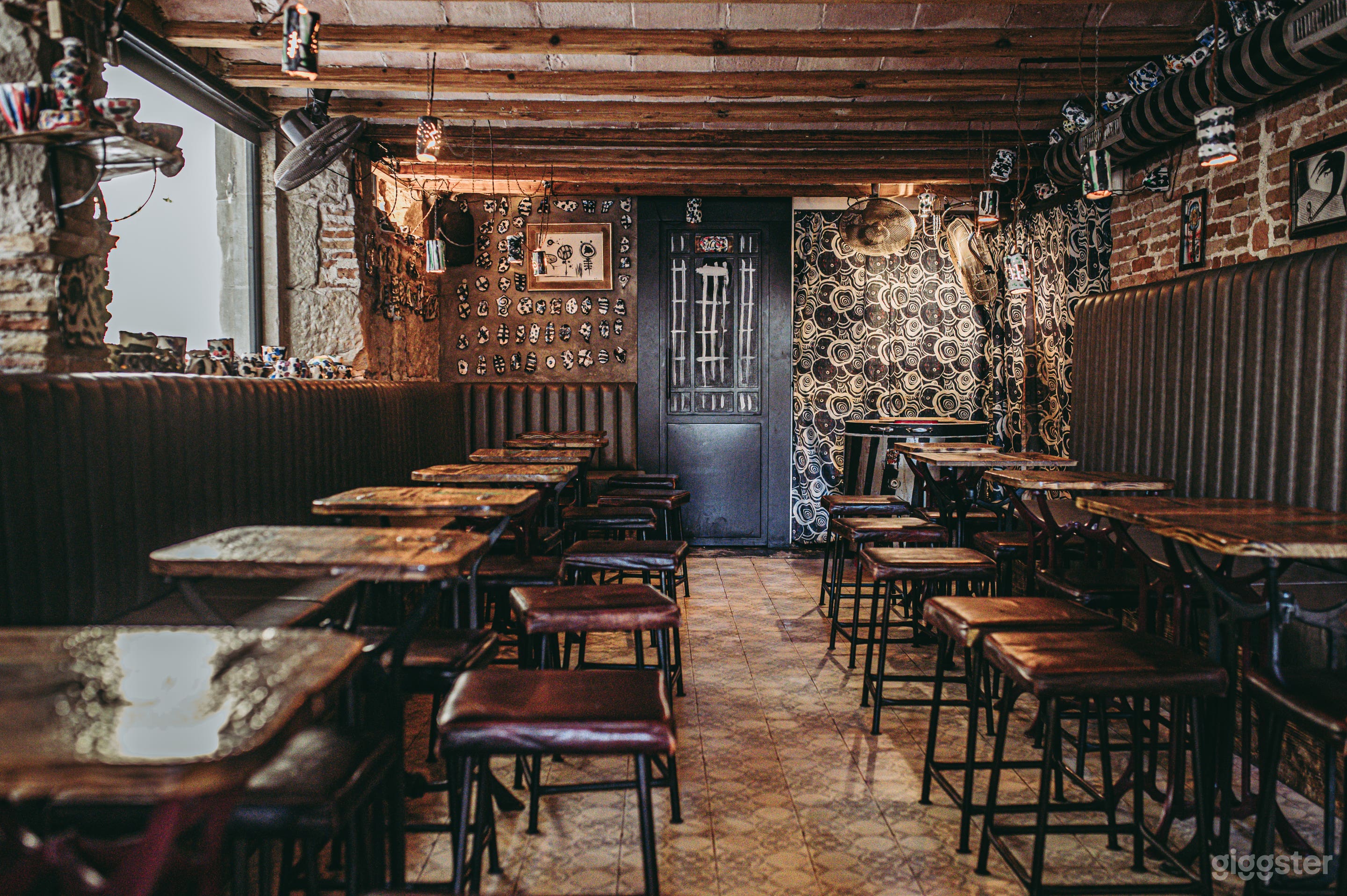 Bar Muy Divertido y Atmosférico Foto 2