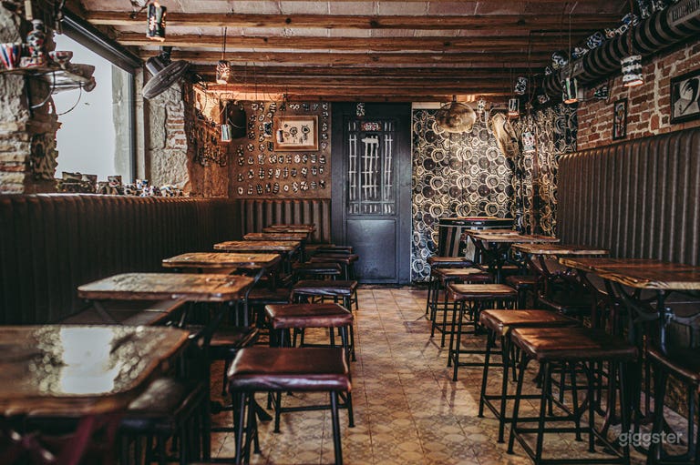  Hugely Fun and Atmospheric Bar 