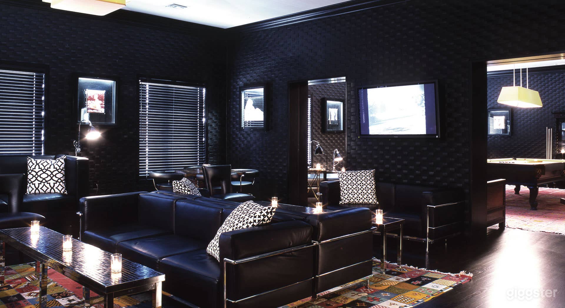 Intimate Game Room Photo 2