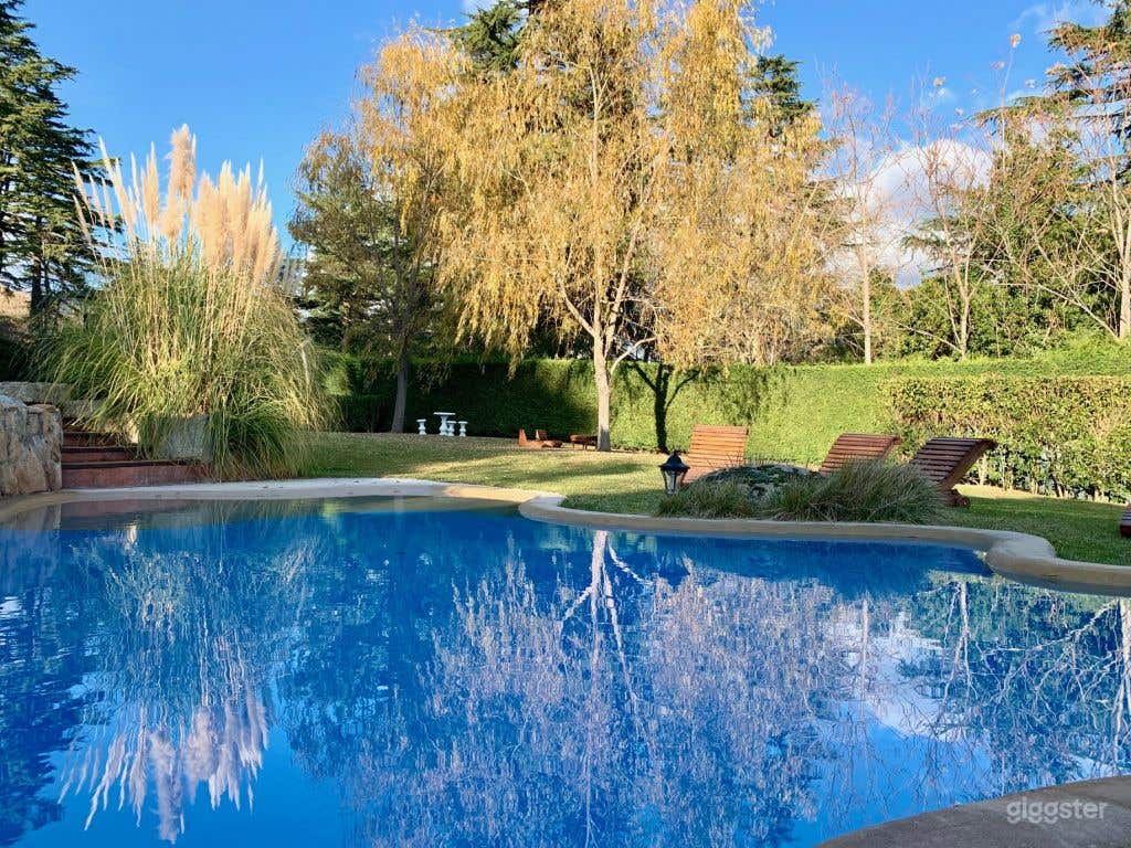 Jardin encantado en una hermosa finca con vista a la Montaña. Foto 3