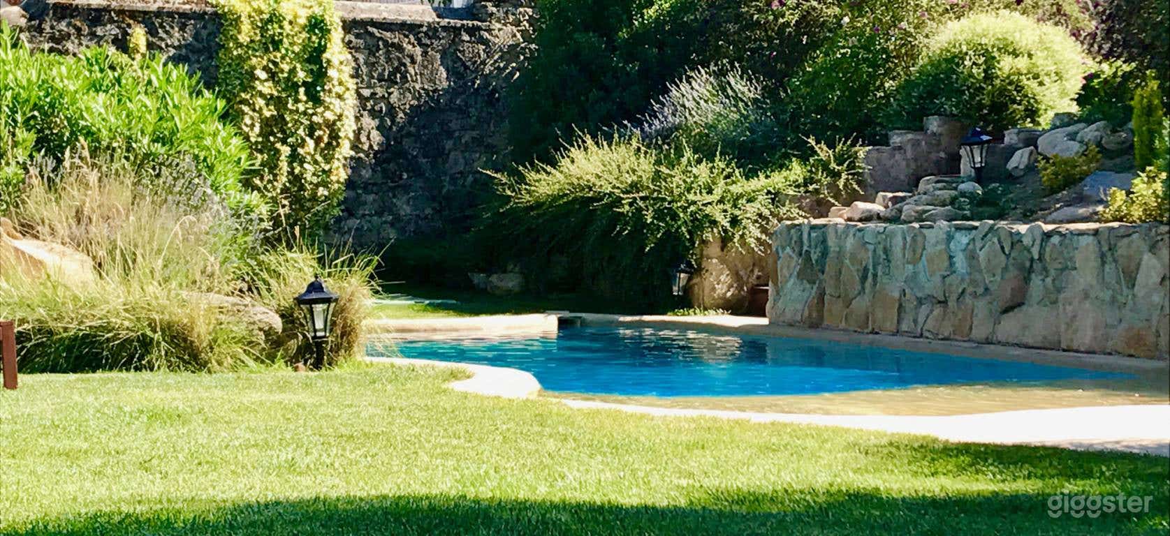 Jardin encantado en una hermosa finca con vista a la Montaña. Foto 4
