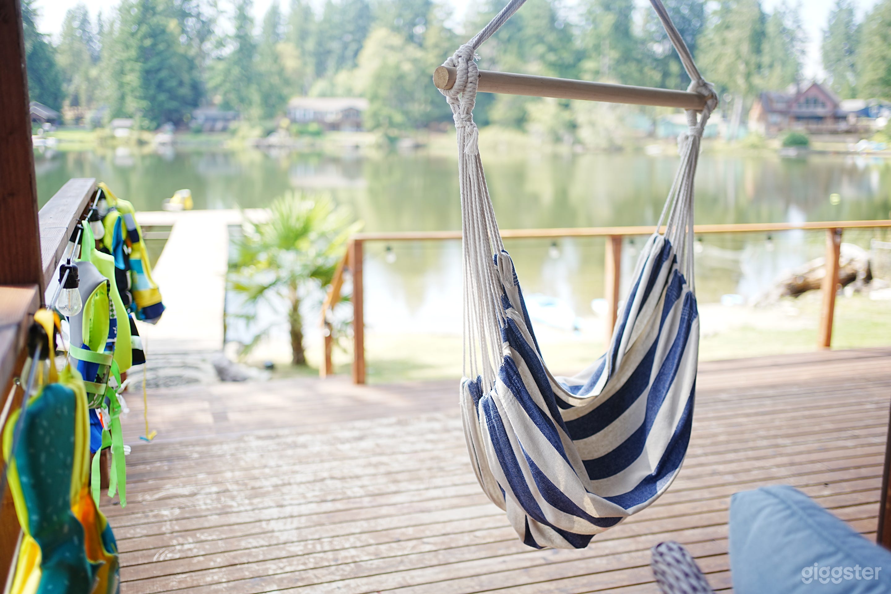 LakeFront Luxury House with Sandy Beach, 40ft Dock, Hot Tub Photo 2