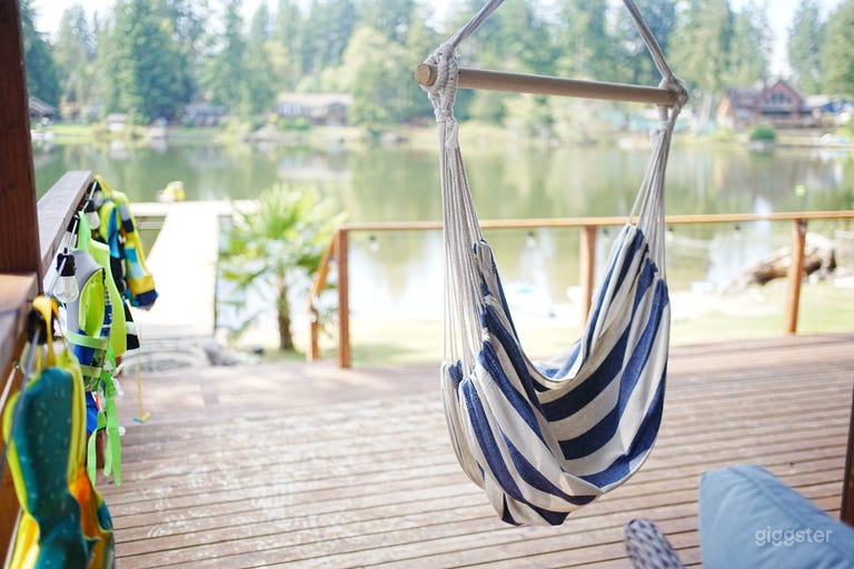  LakeFront Luxury House with Sandy Beach, 40ft Dock, Hot Tub 