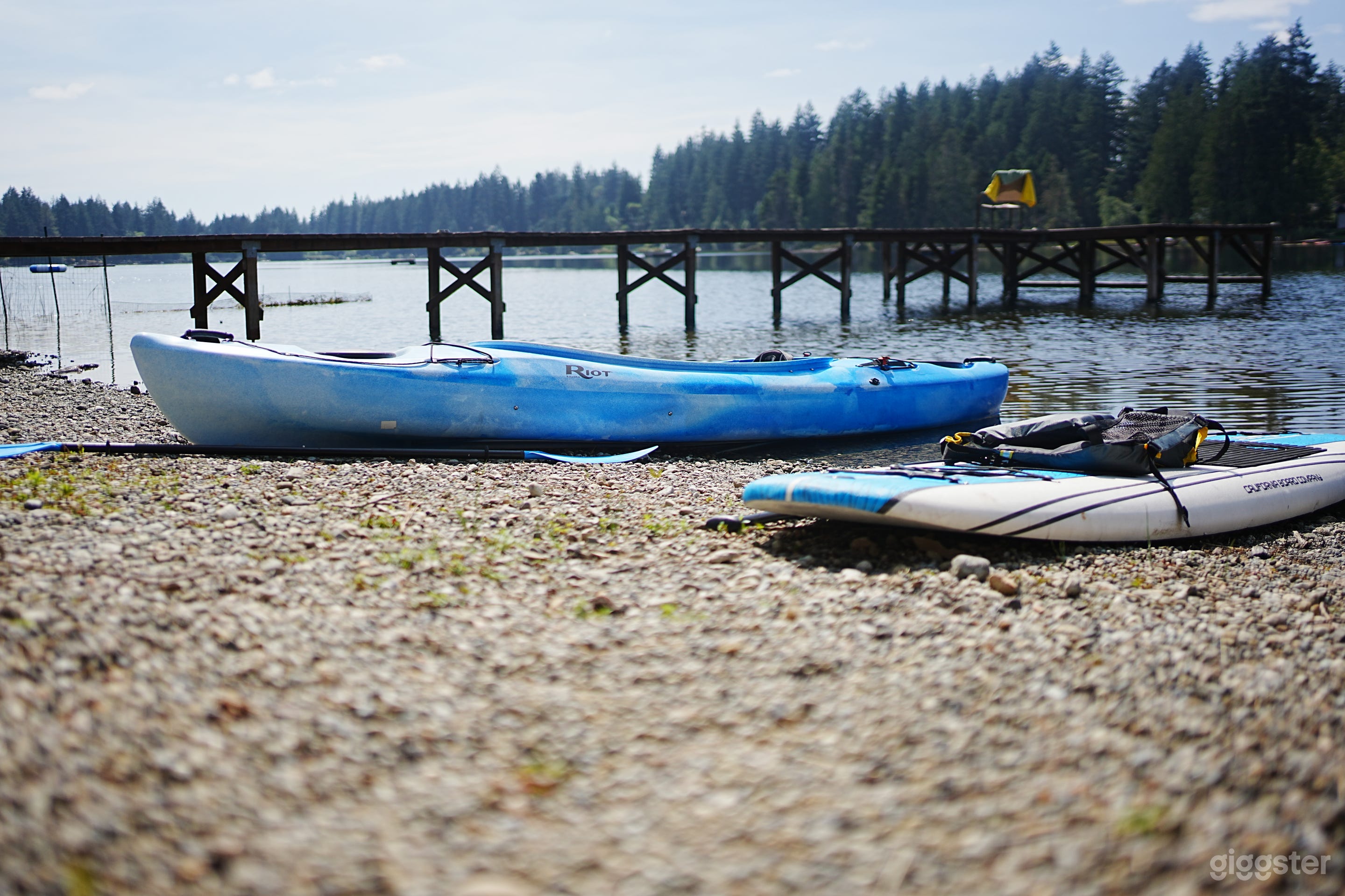 LakeFront Luxury House with Sandy Beach, 40ft Dock, Hot Tub Photo 1