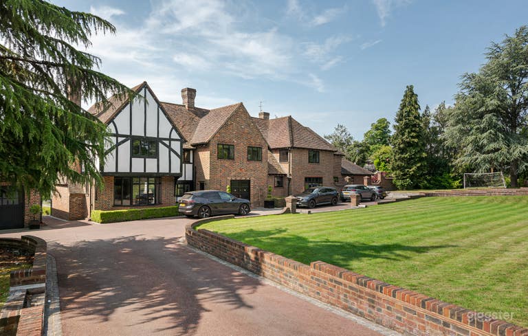  Luxurious Mock Tudor Manor Home 