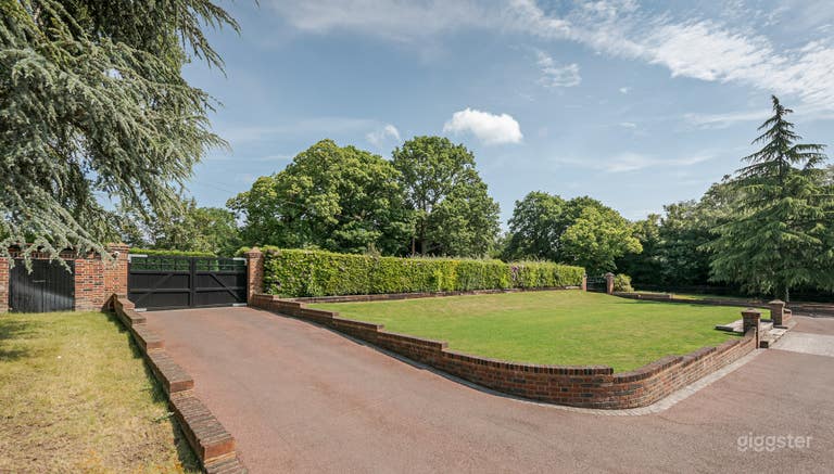  Luxurious Mock Tudor Manor Home 