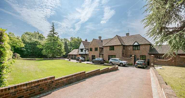  Luxurious Mock Tudor Manor Home 