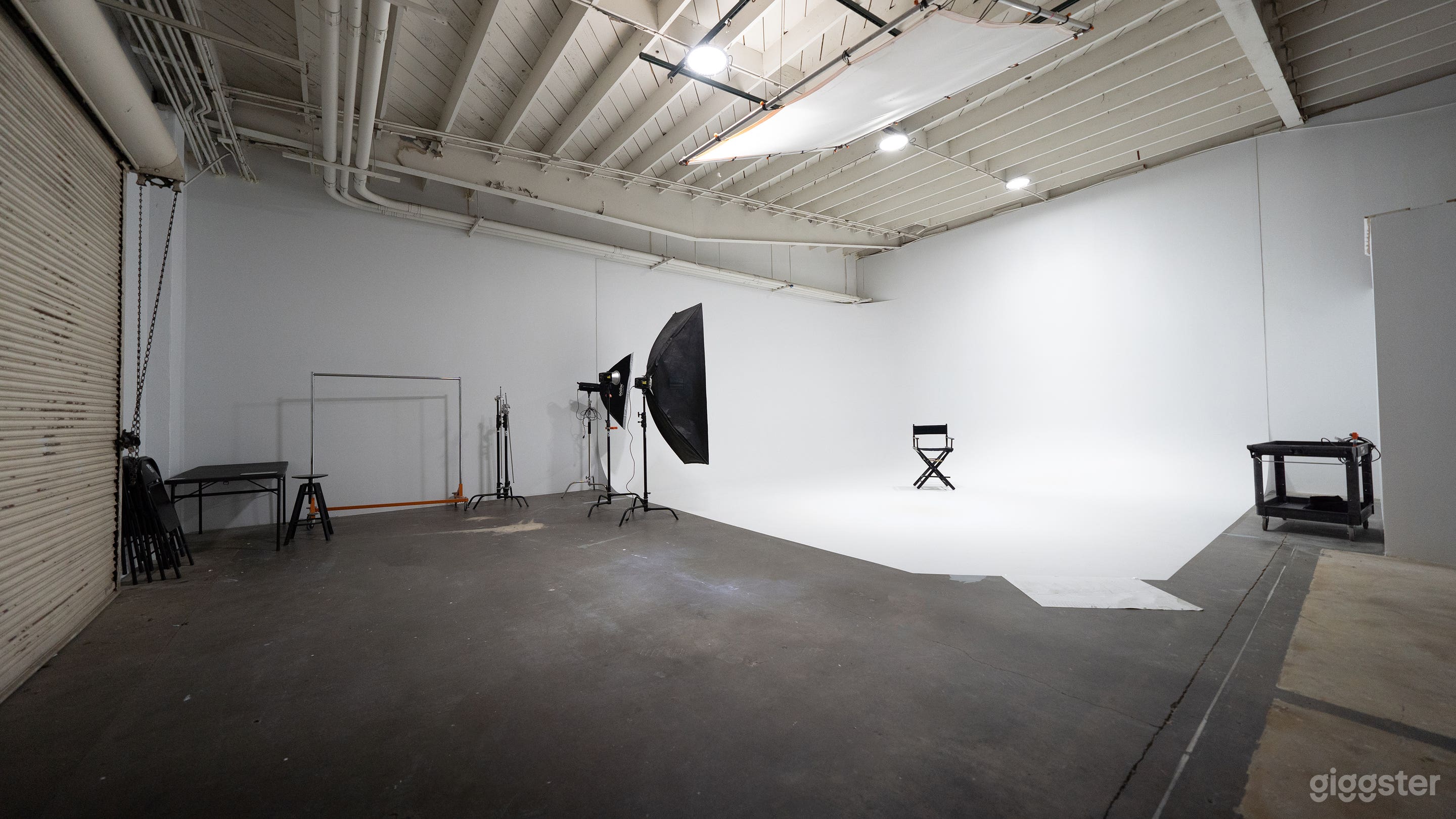  Studio with a Large Corner CYC Wall Photo 3