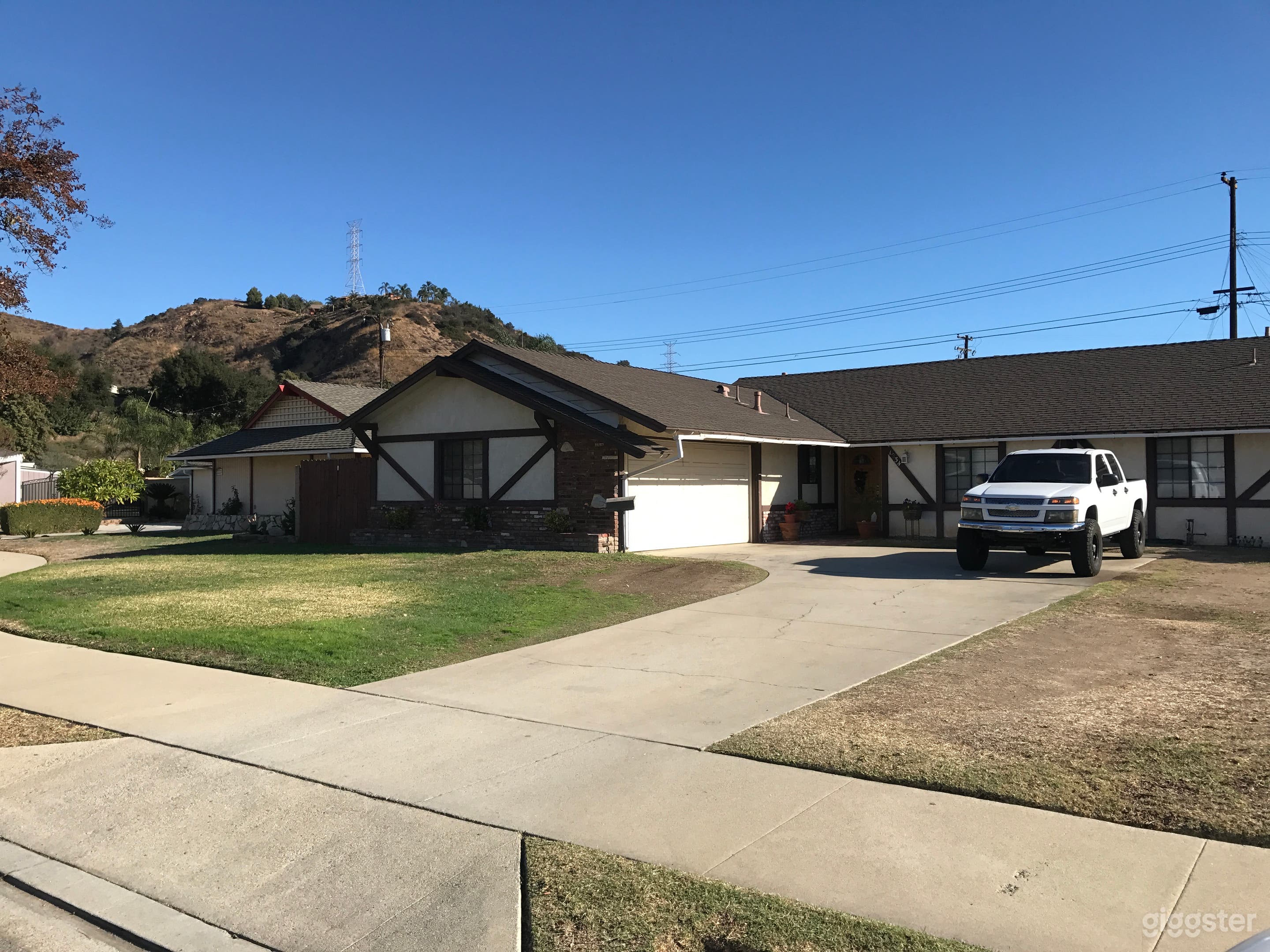 Lovely rehabbed home with a Ranch style look  Photo 3