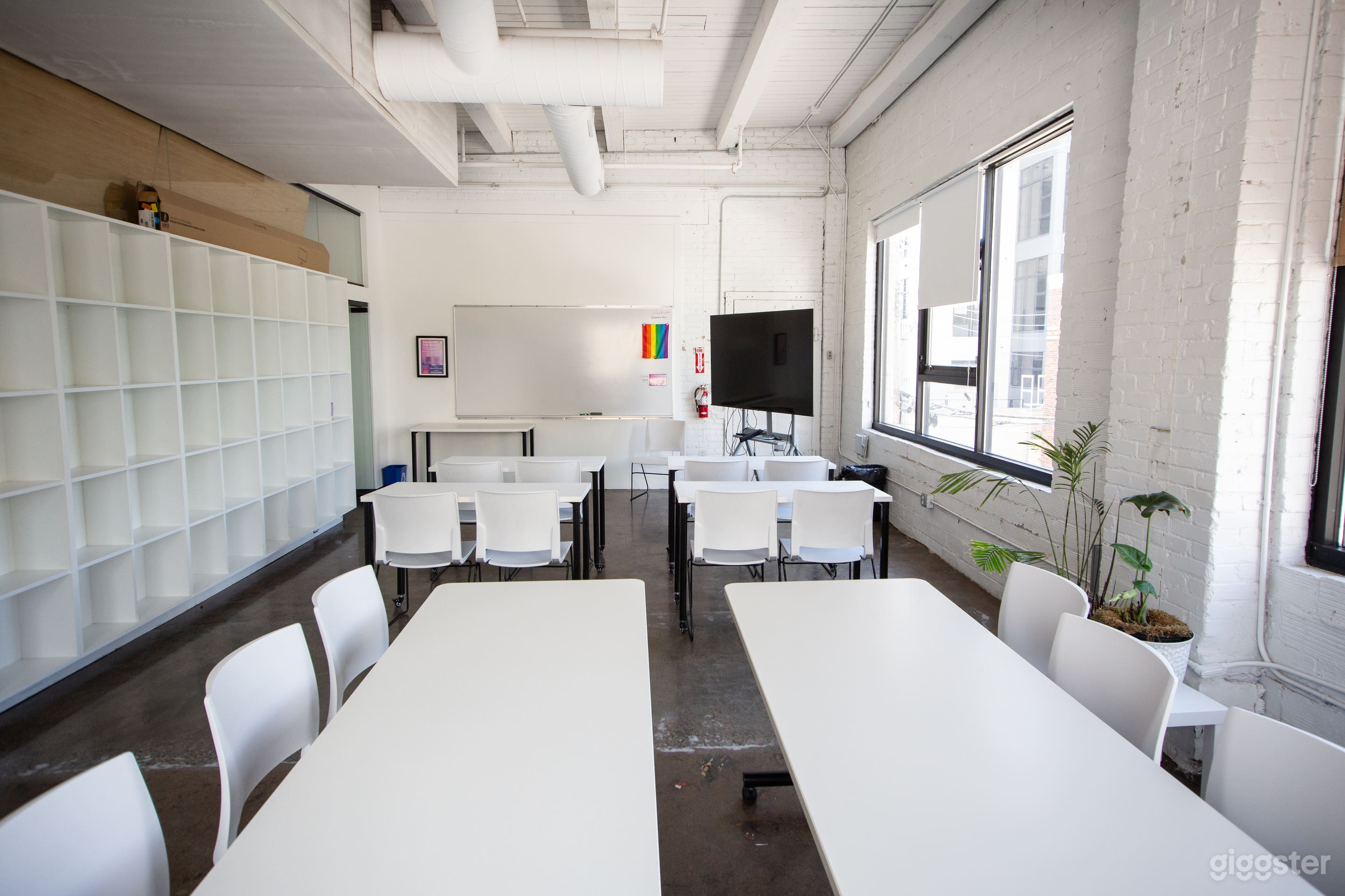 Versatile Classroom in Uptown Photo 1
