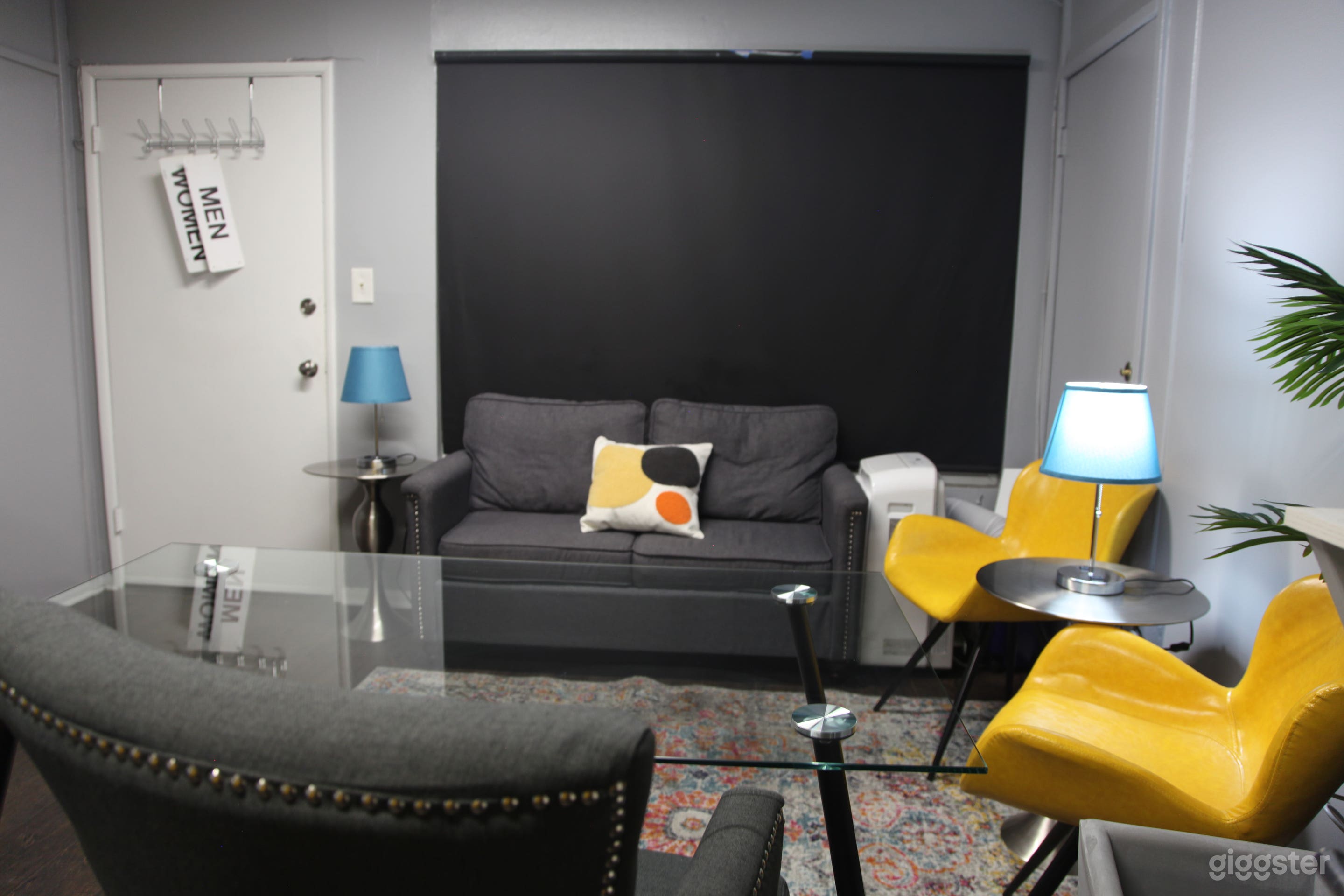 GREAT OFFICE SPACE - Mid-CIty/Miracle Mile Area Photo 3