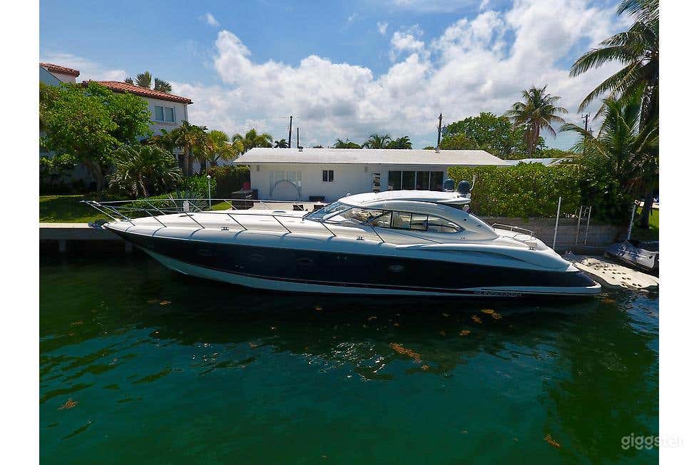 Luxurious Yacht Sunseeker Predator58 "Angeles" Photo 1